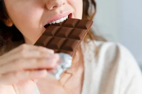 Vontade de comer doce na TPM: